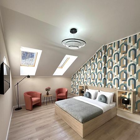 לבוב Modern Apartment In The City Center מראה חיצוני תמונה