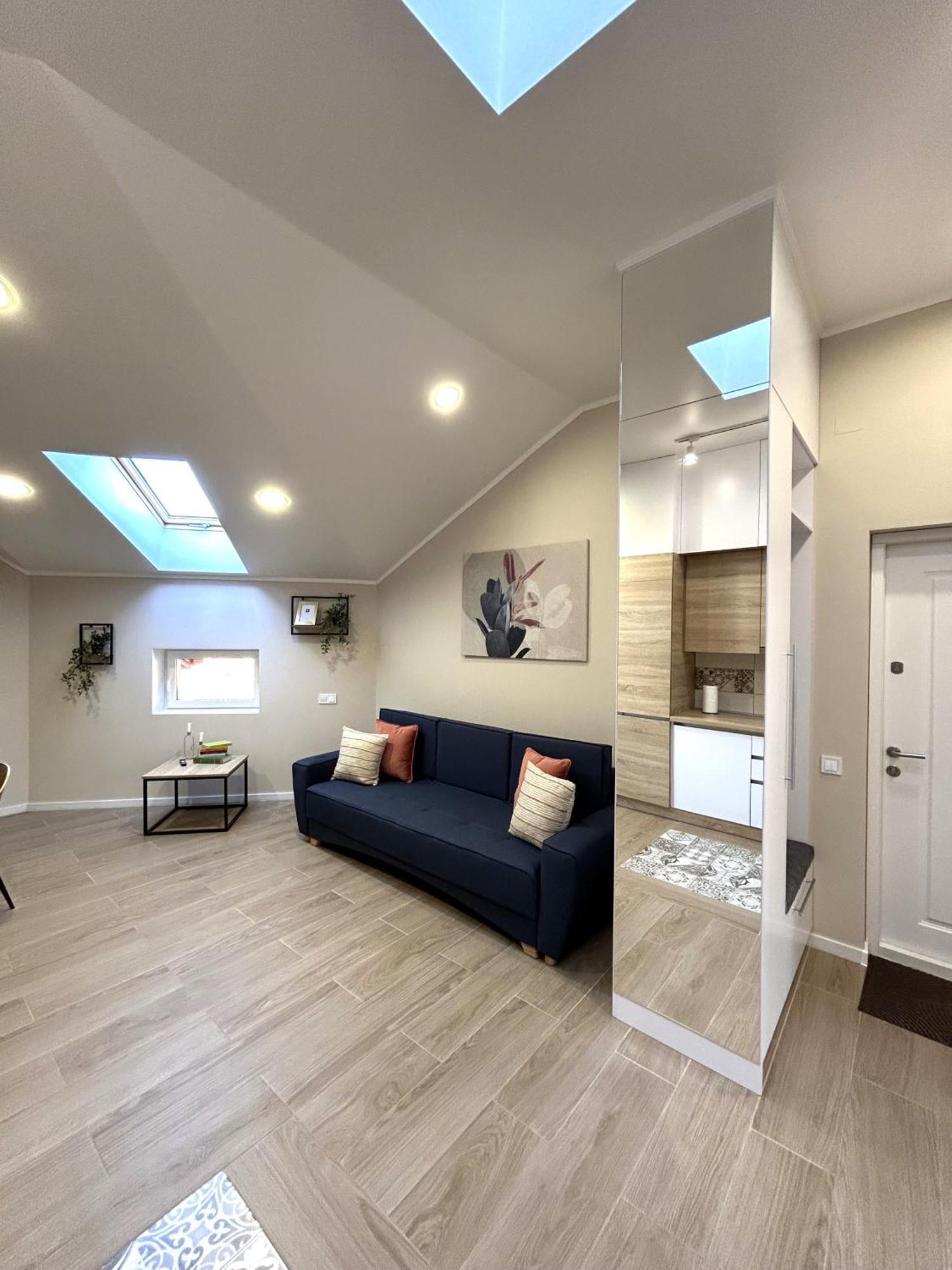 לבוב Modern Apartment In The City Center מראה חיצוני תמונה