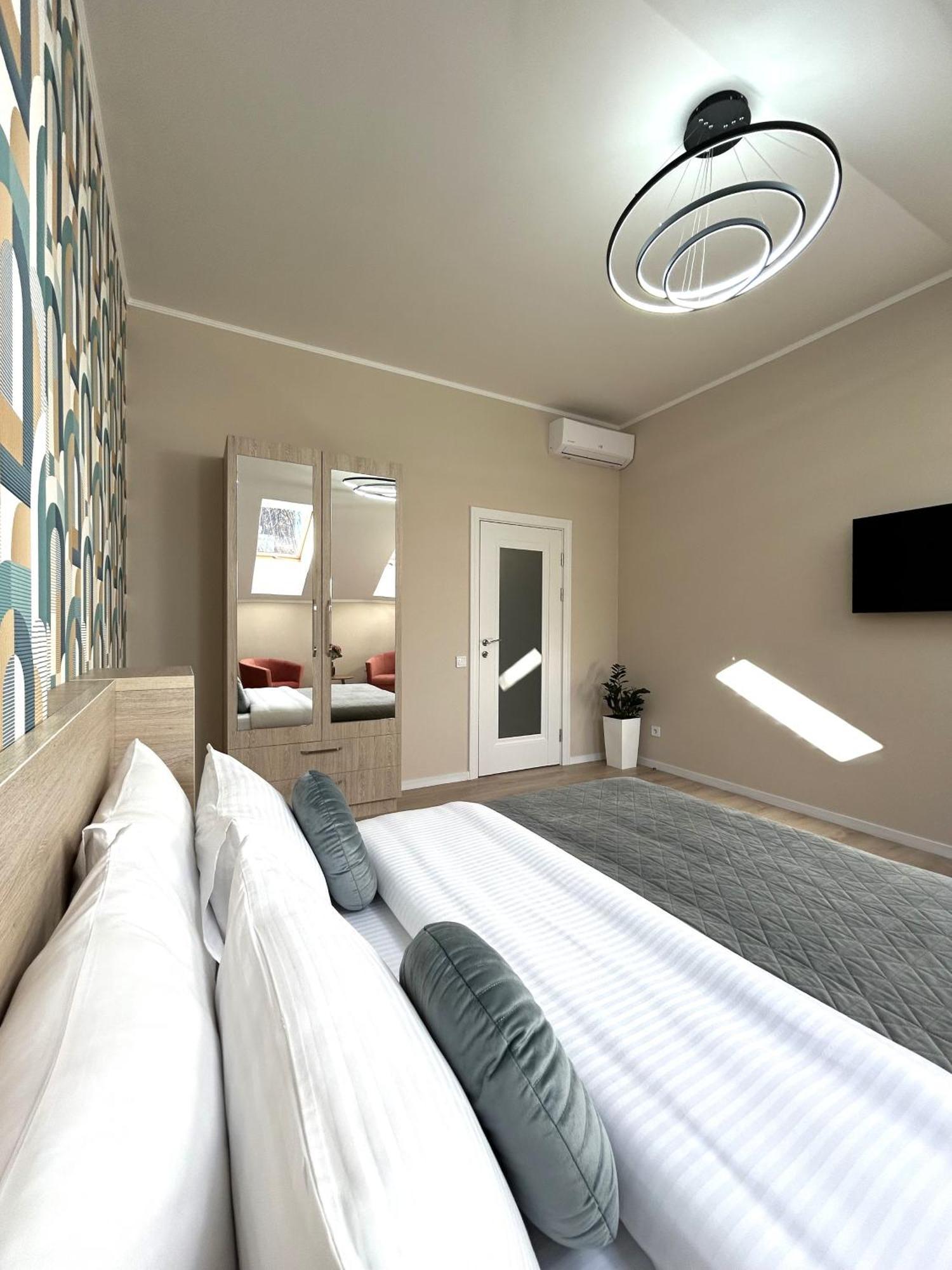 לבוב Modern Apartment In The City Center מראה חיצוני תמונה