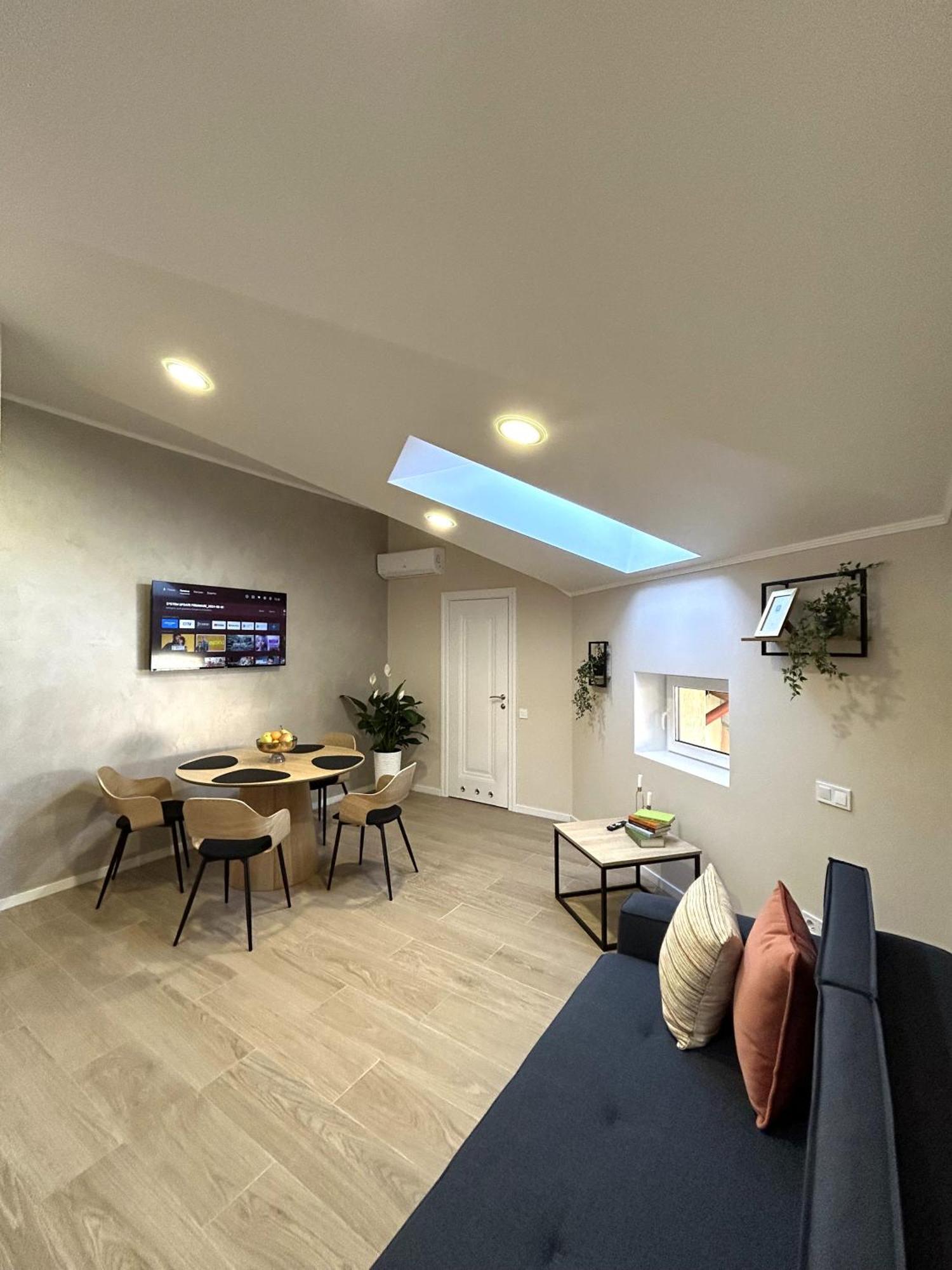 לבוב Modern Apartment In The City Center מראה חיצוני תמונה