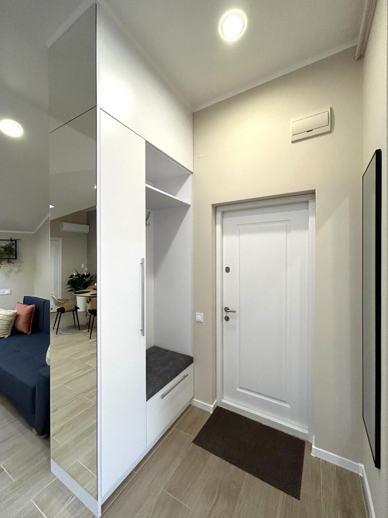 לבוב Modern Apartment In The City Center מראה חיצוני תמונה