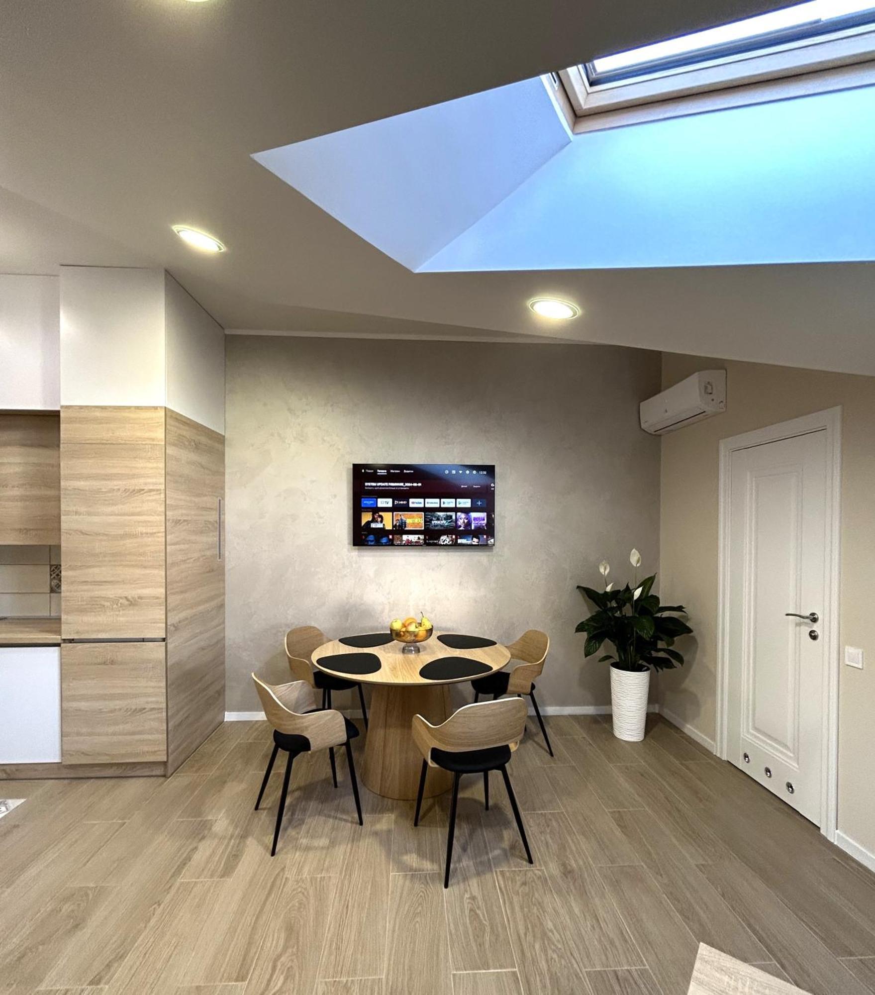 לבוב Modern Apartment In The City Center מראה חיצוני תמונה